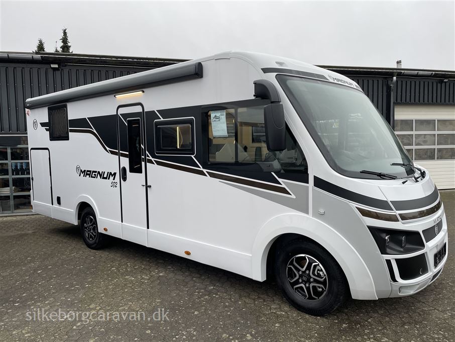Elnagh Magnum 582